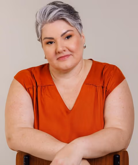 MONIQUE VARDI PINHEIRO